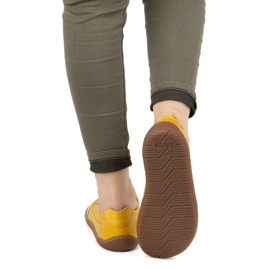 Femmes aux pieds nus baskets en cuir minimaliste Olivier 770 Perfoated Yellow jaune 4
