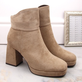M. DASZYŃSKI Bottines en daim à talon haut et plateforme, isolées beige M.Daszyński MR2288-4 2