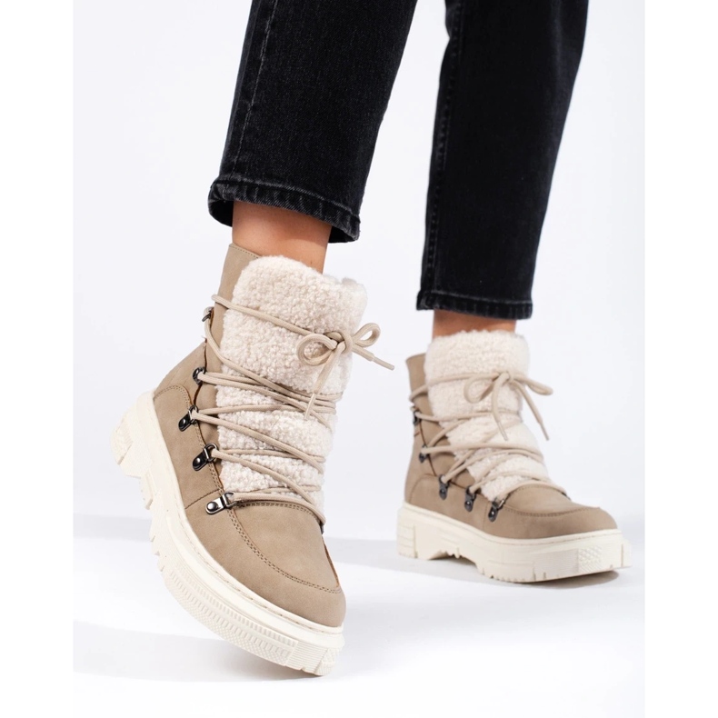 Bottes de neige femme beiges avec peau de mouton 2 Bottes de neige femme beiges avec peau de mouton 2