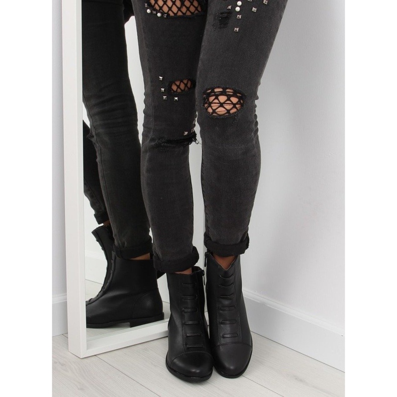 Bottes femme isolées noires F7091-1BLACK 1