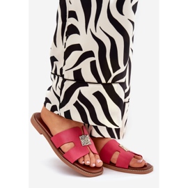 Les tongs plats avec des découpes et un ornement de Fuchsia rose 1