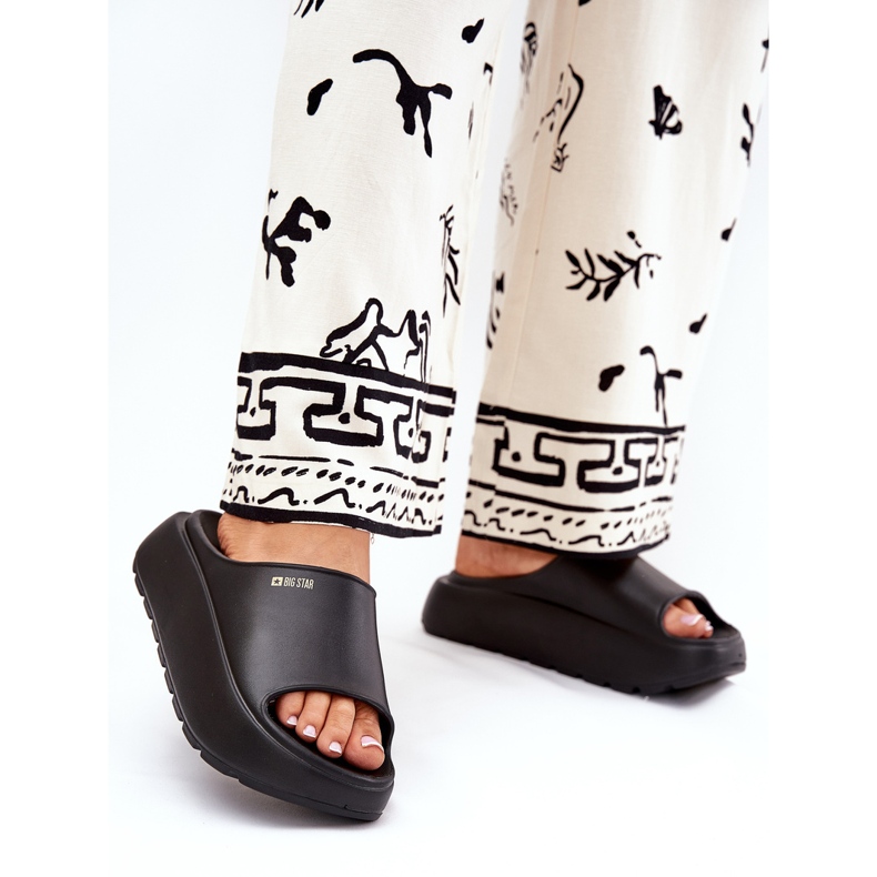 Slippers de mousse féminine sur la plate-forme noire Big Star RR274A567 le noir 2