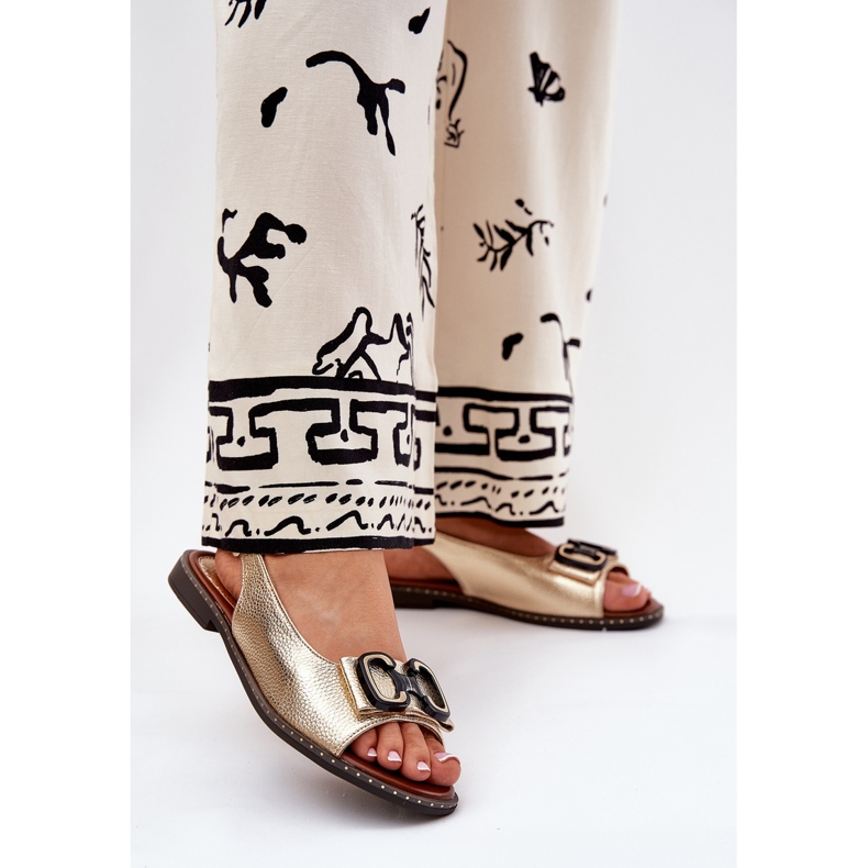 Jezzi Sandales plates avec une décoration en cuir écologique doré 2