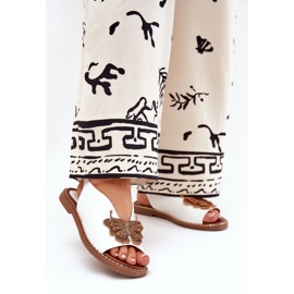 Jezzi Sandales féminines à thèmes plates avec une décoration blanche 2