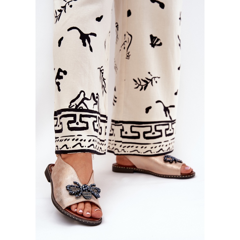 Jezzi Sandales féminines brillantes avec décoration en or rose plat 2 Jezzi Sandales féminines brillantes avec décoration en or rose plat 2