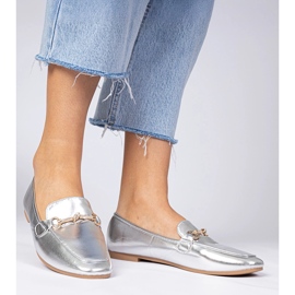 Mocassins élégants en argent avec une décoration dorée et des zircons 1