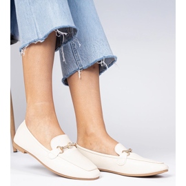 Mocassins élégants beige avec une décoration dorée et des zircons 2