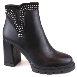 Bottines femme à talons hauts avec rivets noirs isolés, Filippo DBT4838 le noir 1