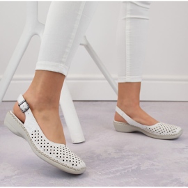 Sandales confortables en cuir entièrement ajourées pour femmes, blanc Rieker 41350-80 blanche 4