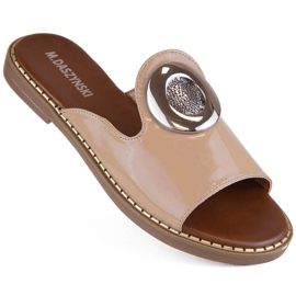 M. DASZYŃSKI Chaussons vernis pour femmes avec décoration, beige M.Daszyński MR2266-5 1