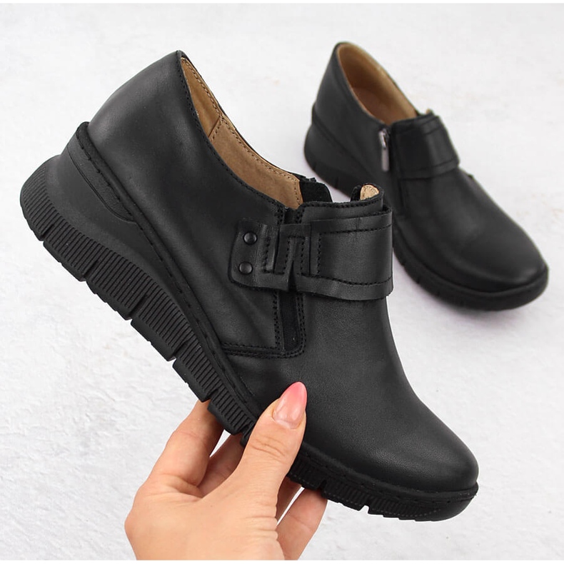 Chaussures compensées confortables pour femmes en cuir noir Helios 640S 1