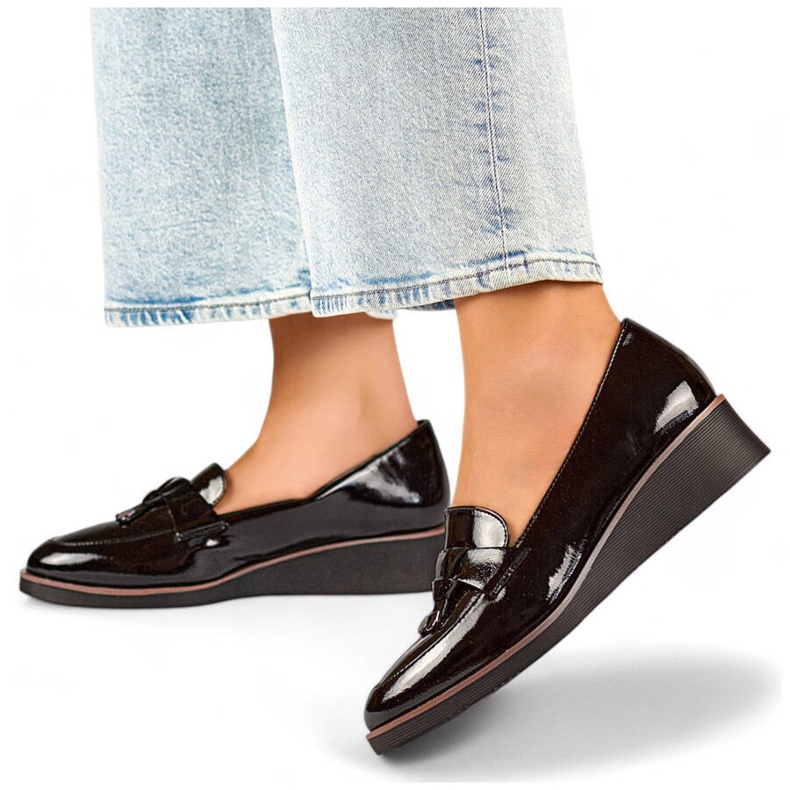 Chaussures compensées en cuir verni pour femmes, noires, 24-58266B le noir 1 Chaussures compensées en cuir verni pour femmes, noires, 24-58266B le noir 1