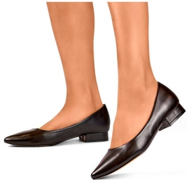 Chaussures classiques pour femmes à talon bas et pointu, noires DO-104B 1