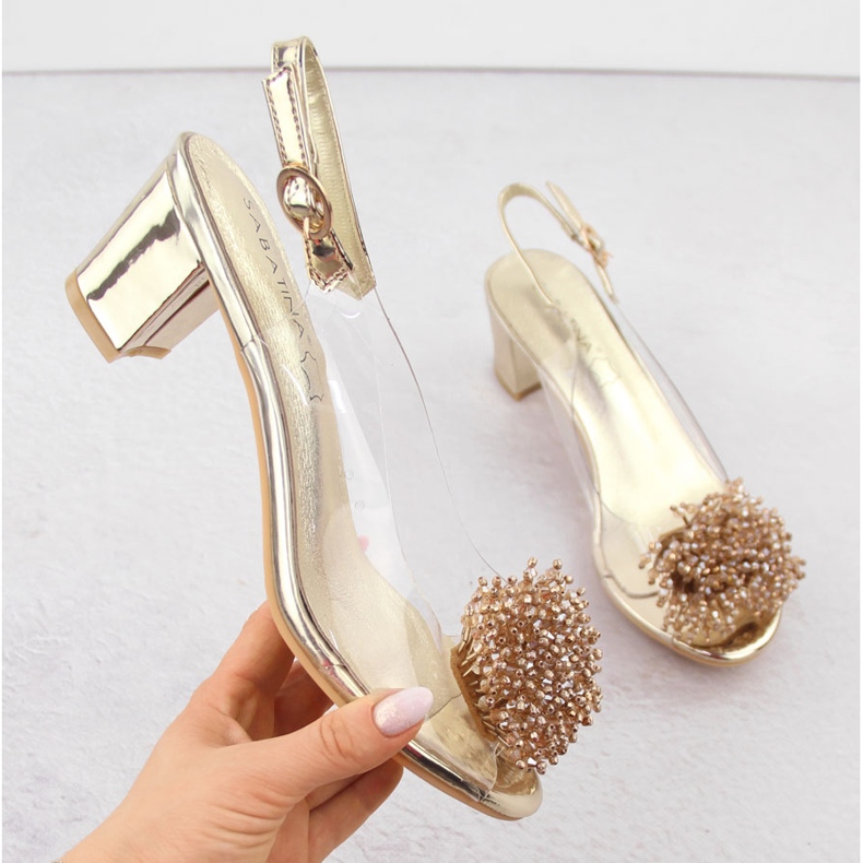 Sabatina Sandales femme transparentes à talons et perles dorées 1