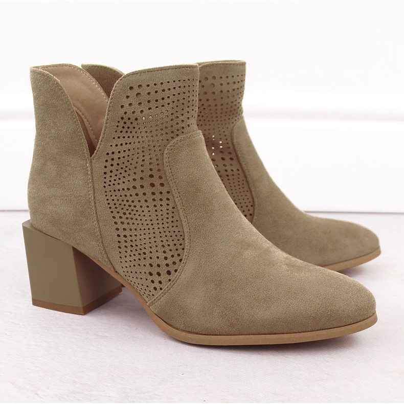 Bottes pour femmes sur le pilier de l'ouverture en daim beige sombre M. Daszyński SA217-6 2