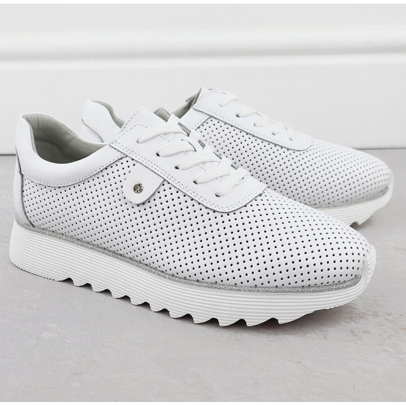 S.Barski Chaussures en cuir pour femmes sur la plateforme ouverte Białe S. Barski LR51-629 blanche 2