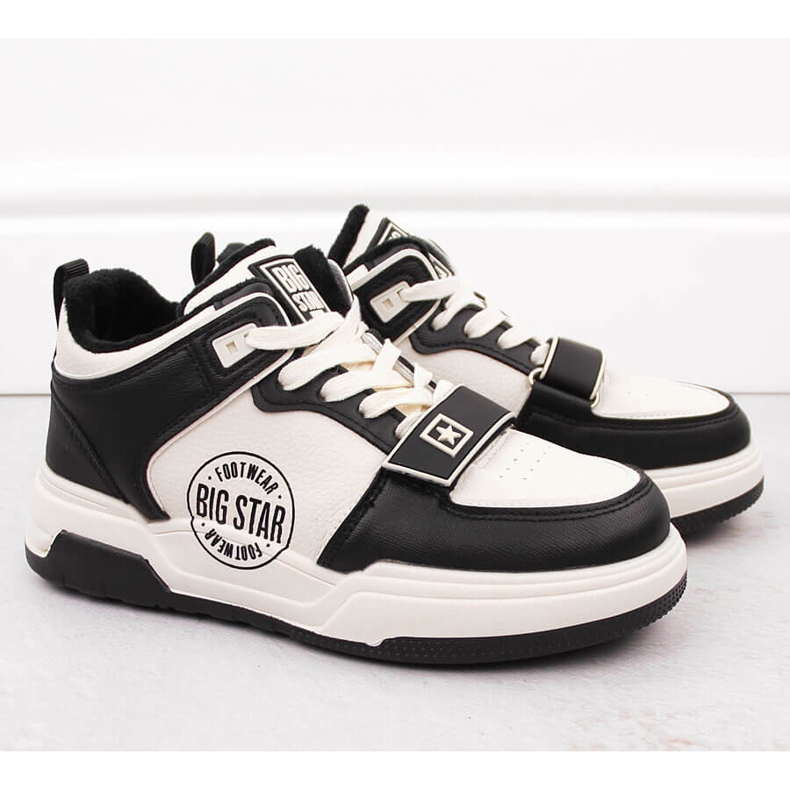 Chaussures de sport isolées noires et blanches Big Star OO274A158 2