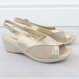 Sandales féminines pour le beige confortable Evento 8863 2