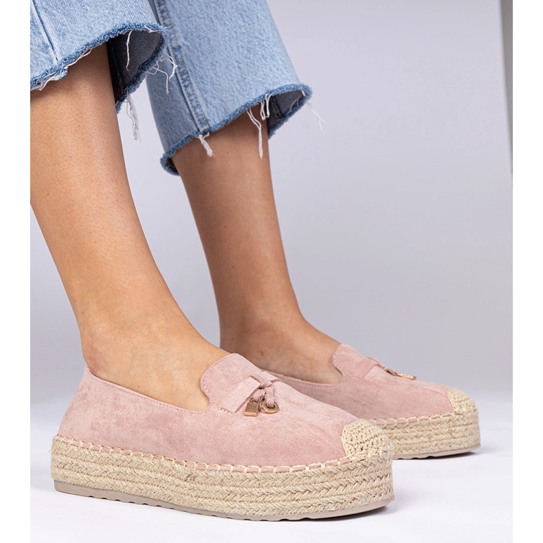 Espadrilles roses sur une semelle épaisse 1