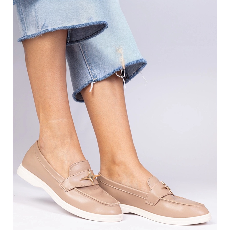 Mandards pour femmes beige noires avec une décoration dorée 2