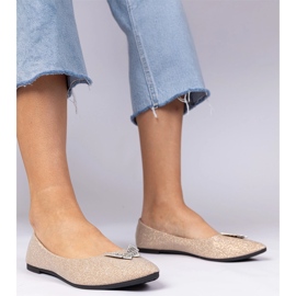 Ballerines de brocade de champagne féminine avec un papillon beige 1