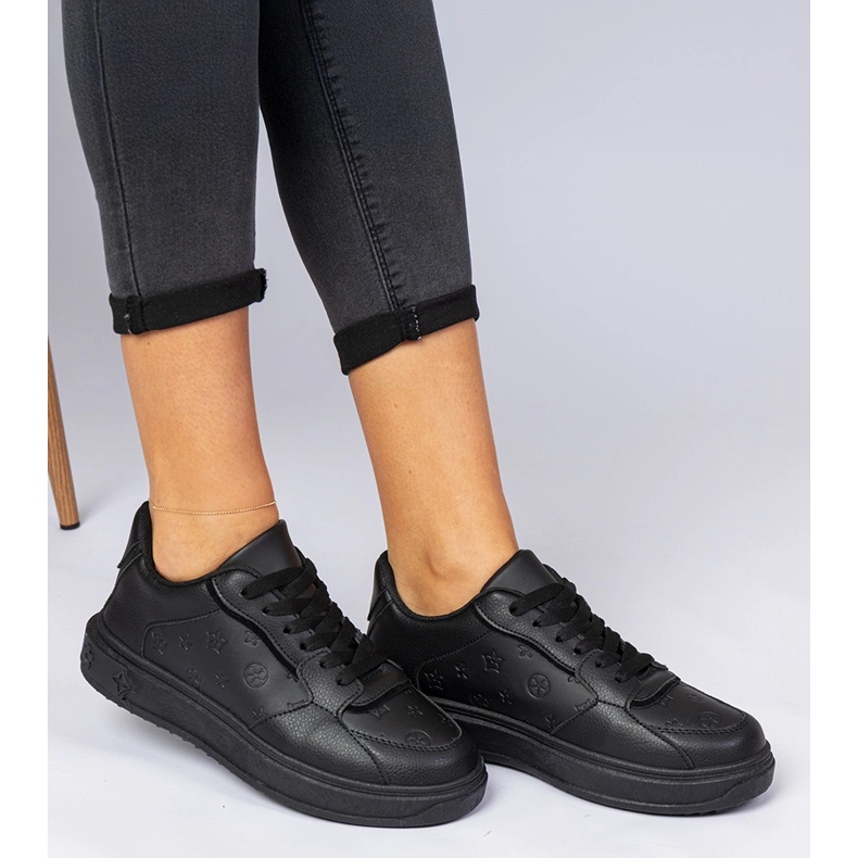 Baskets sportives noires de l'éco-cuir le noir 2