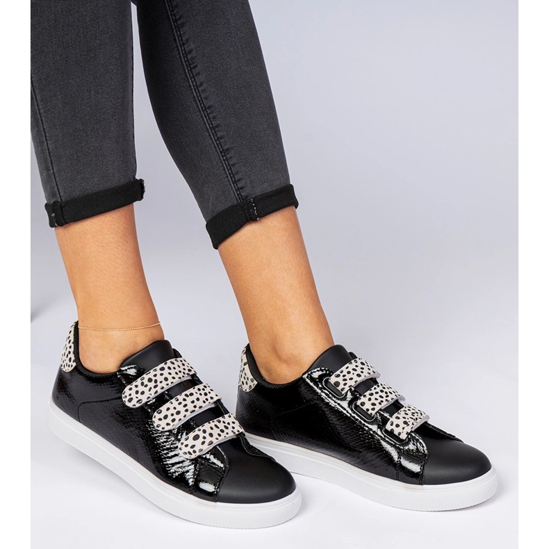 Baskets noires avec finition velcro animale le noir 1