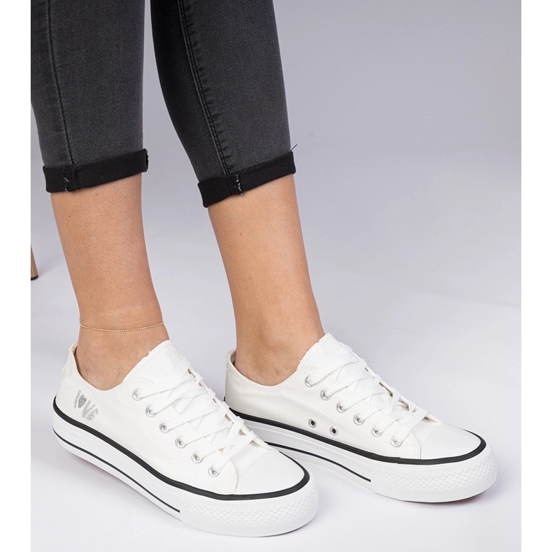 Baskets féminines classiques blanches 1