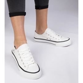Baskets féminines classiques blanches 2