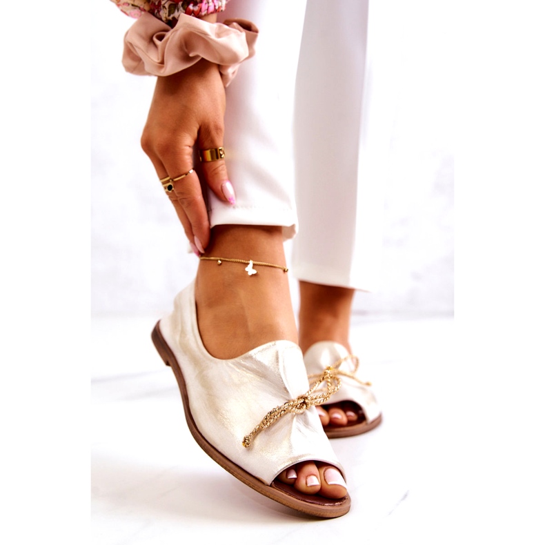 Ballerinas en cuir féminin Zazoo 2660/004 blanc et or 1