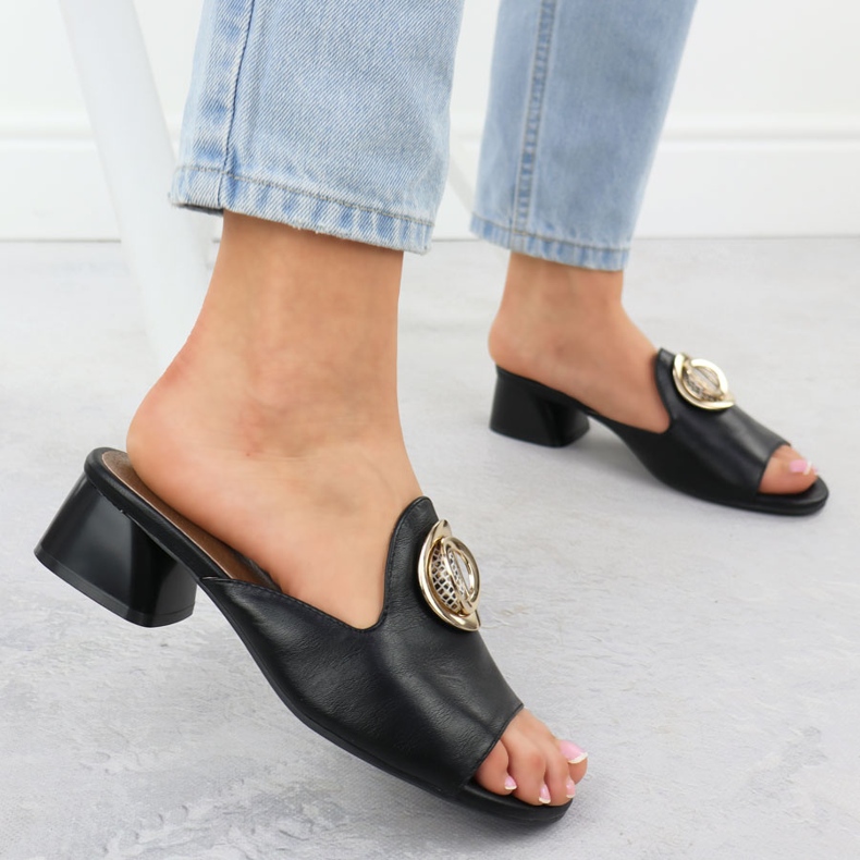 Slippers sur le pilier noir avec décoration jezzi 214 2