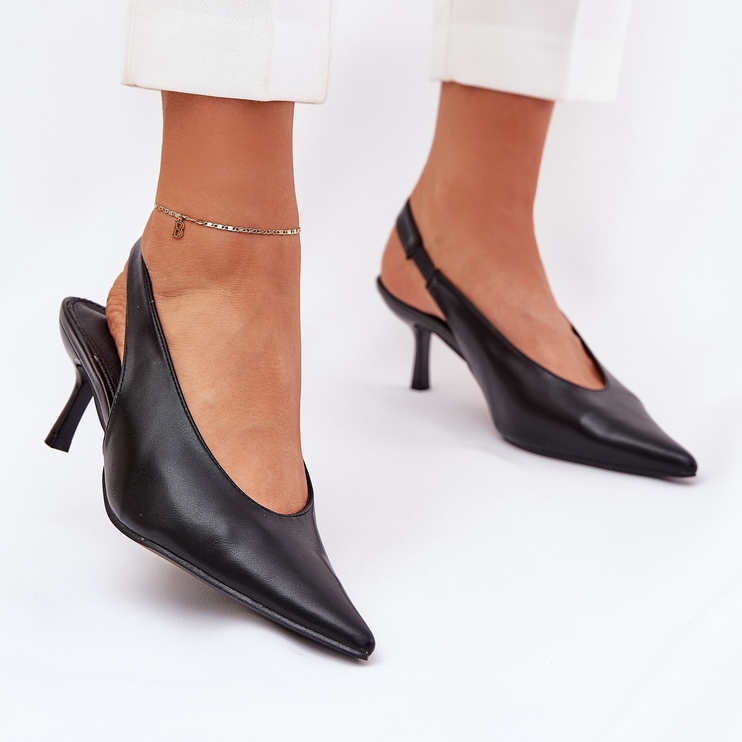 Talons hauts avec un talon en cuir écologique extérieur le noir 2 Talons hauts avec un talon en cuir écologique extérieur le noir 2