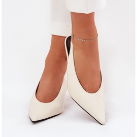 Talons hauts avec une ECRU ECRU ECRUe extérieur blanche 3