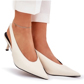 Talons hauts avec une ECRU ECRU ECRUe extérieur blanche 8