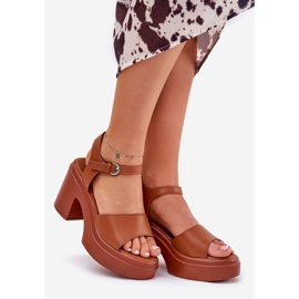 Sandales féminines sur une plate-forme en cuir Eco Massive Post et Camel brun 1