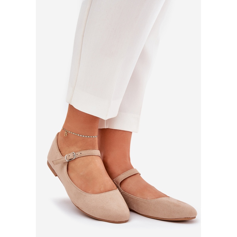 Ballerines avec une courroie eco beige 1