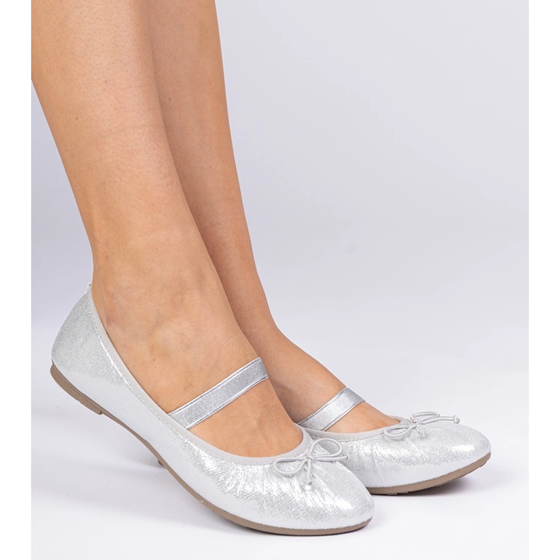 Ballerinas pour femmes argentées avec un arc sur une bande élastique 1