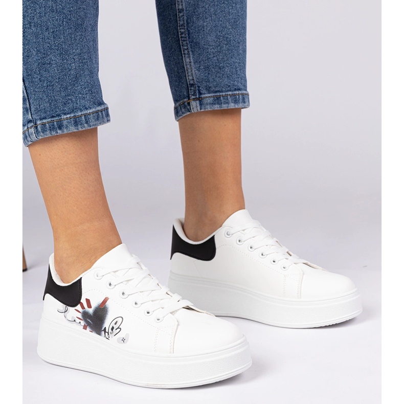 Baskets blanches et blanches baskets sportives féminines avec imprimé 1