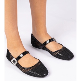 Ballerinas en filet noire avec une pince et un cristal le noir 3