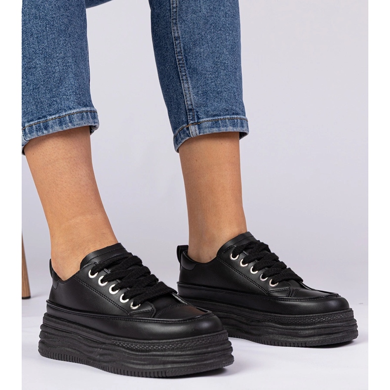 Baskets pour femmes noires sur une semelle haute le noir 1