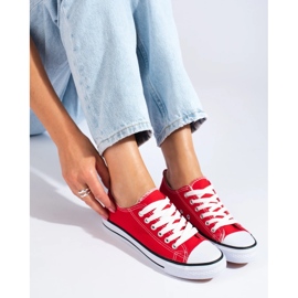 Baskets rouges 2