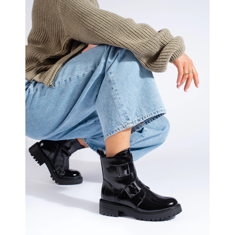 Baggies femme noires avec boucles 2