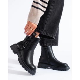 Bottines Chelsea femme noires à semelle noire 1