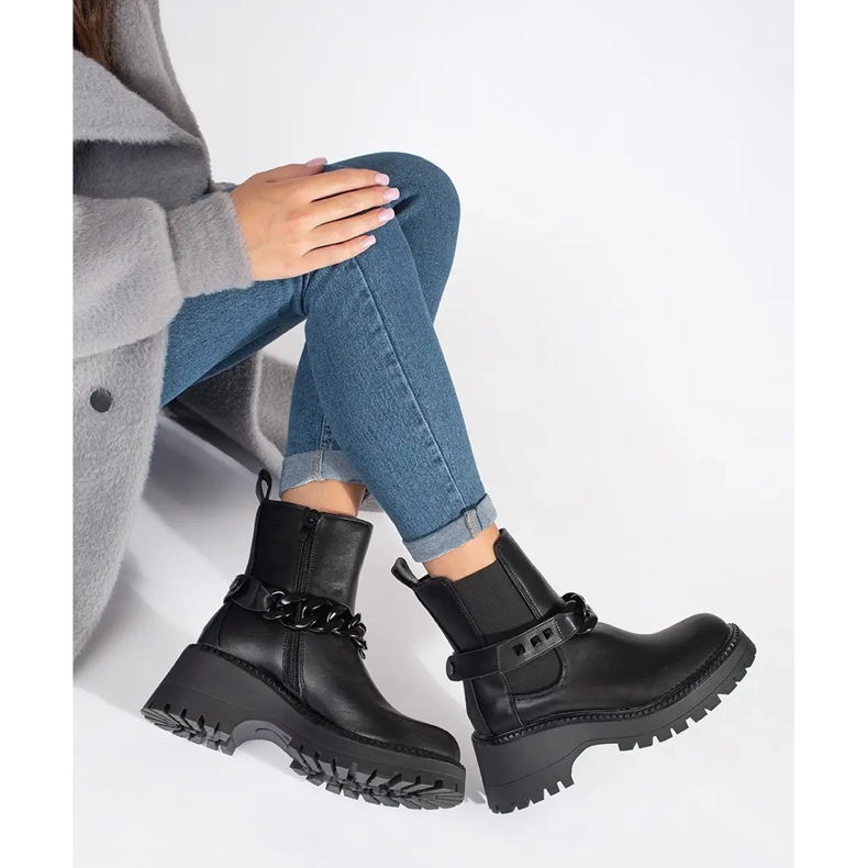Bottines Chelsea femme avec chaîne le noir 2 Bottines Chelsea femme avec chaîne le noir 2