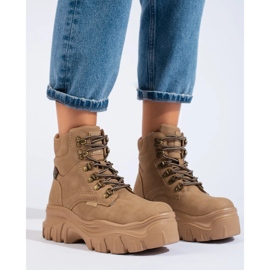 Trappeurs féminins sur la plateforme Big Star KK274366 brun 2