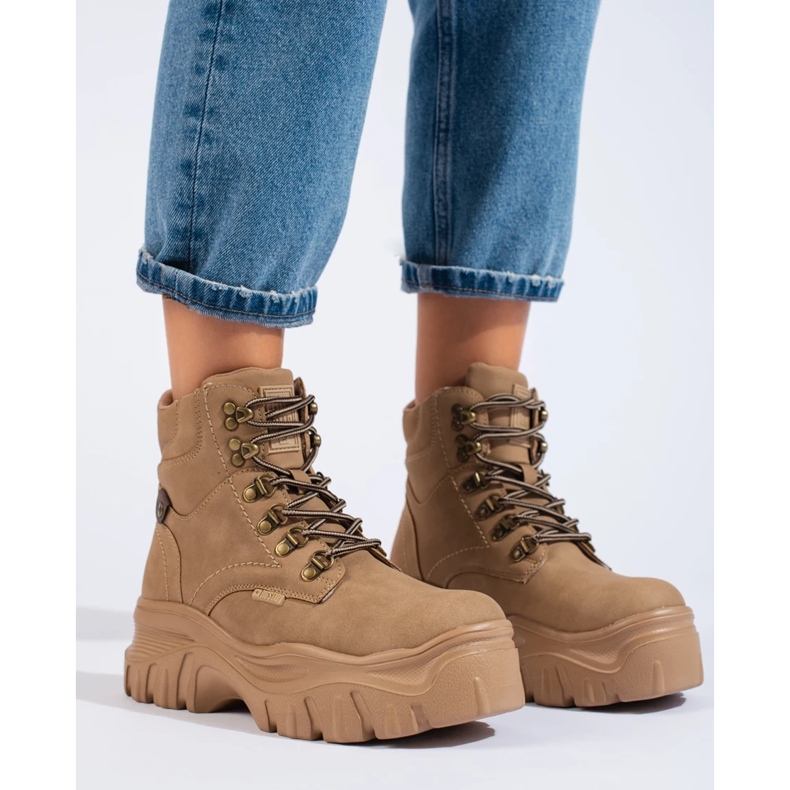 Trappeurs féminins sur la plateforme Big Star KK274366 brun 2