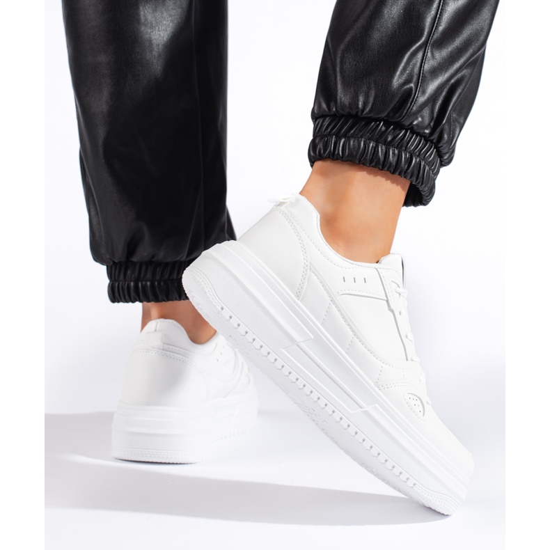 Chaussures de sport et baskets blanches pour femmes 1