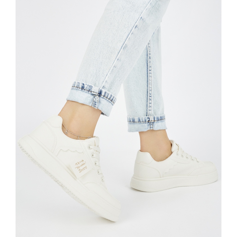 Baskets beiges femme 1