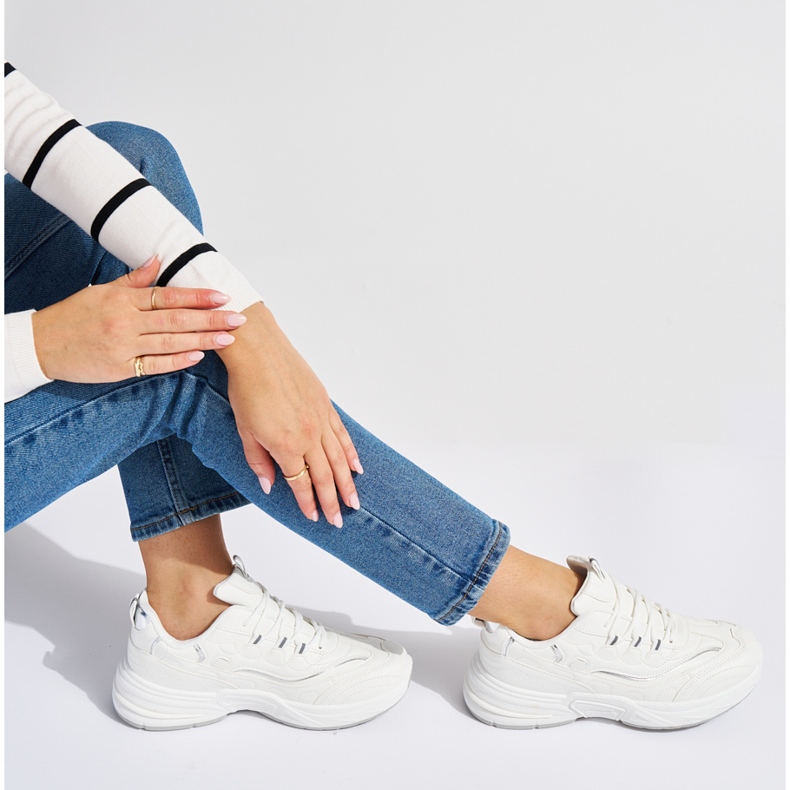 Chaussures de sport blanches pour femmes à semelle épaisse 1