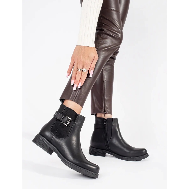 Bottines femme noires avec boucle sur talon bas le noir 1